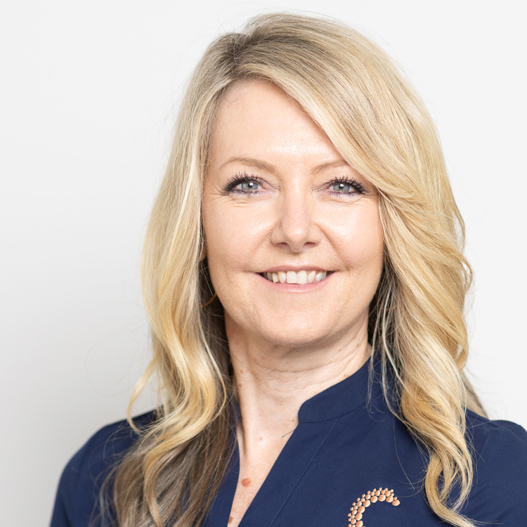Karen-M-Cosmetic-Receptionist